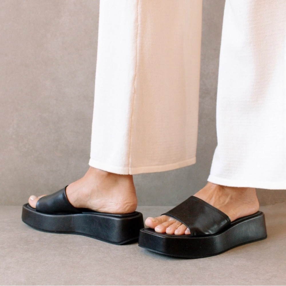 ALOHAS Black Platform Sandals